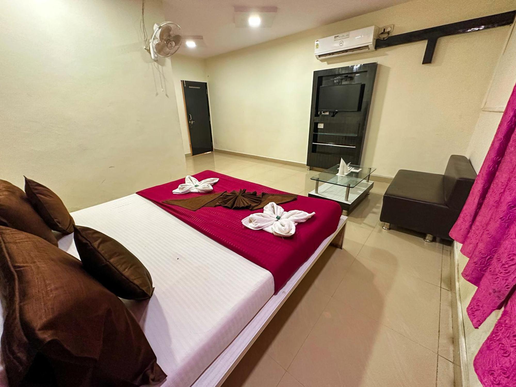 Hotel Payal & Restaurent Pachmarhi Exterior photo