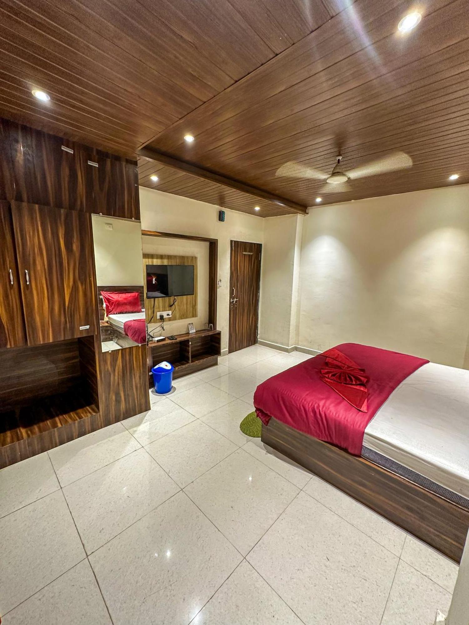 Hotel Payal & Restaurent Pachmarhi Exterior photo