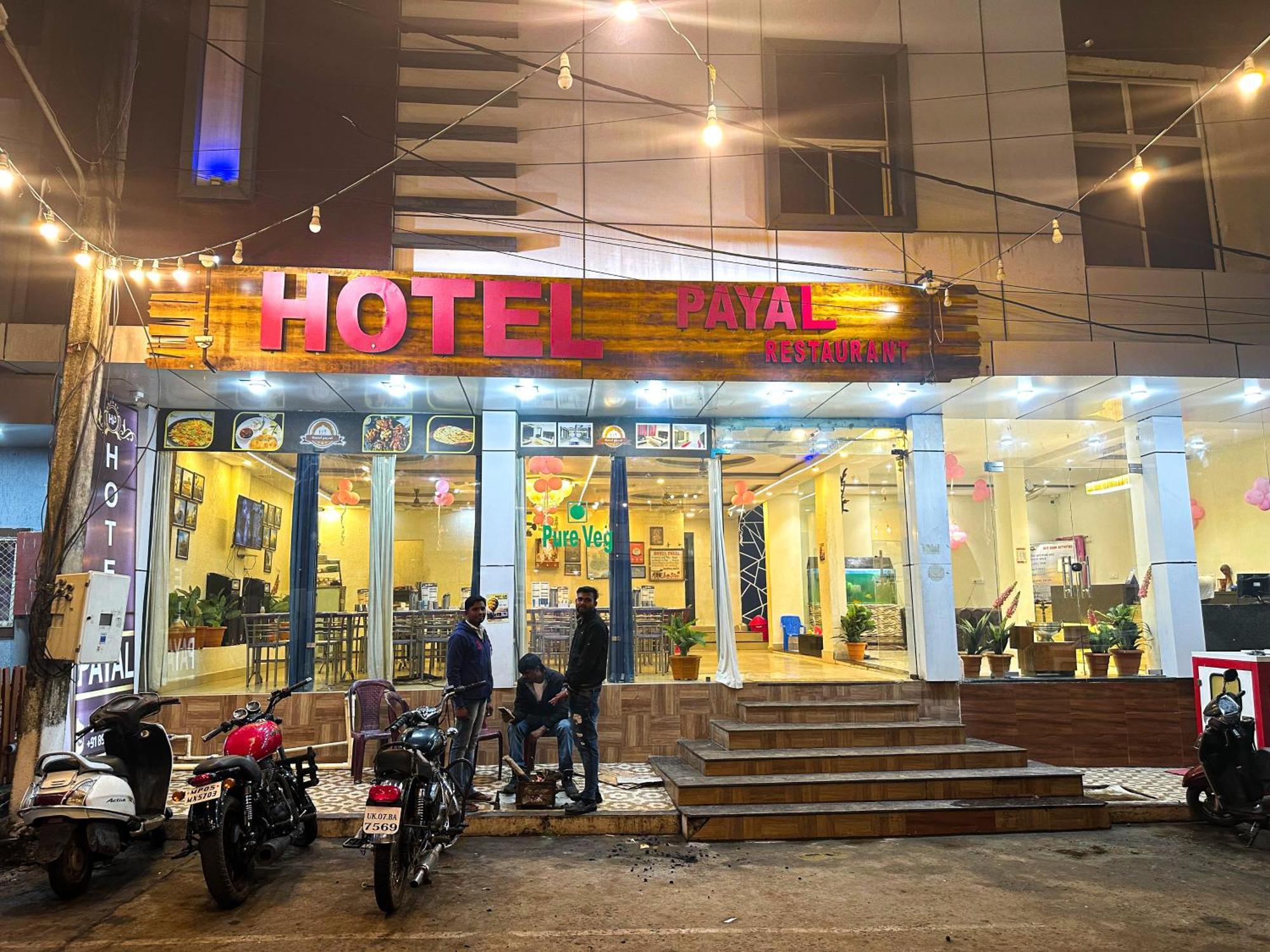Hotel Payal & Restaurent Pachmarhi Exterior photo